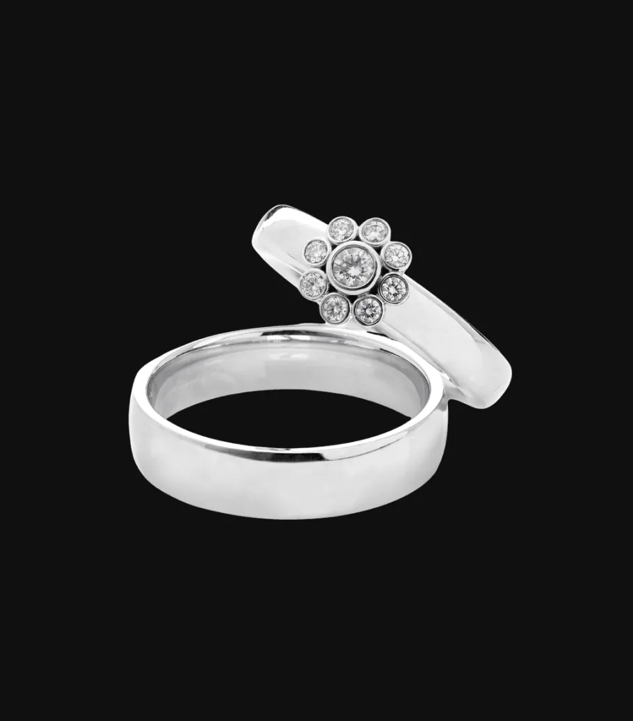 alexandria_ring_midi_0.webp Alexandria ring, midi*P. Hertz New