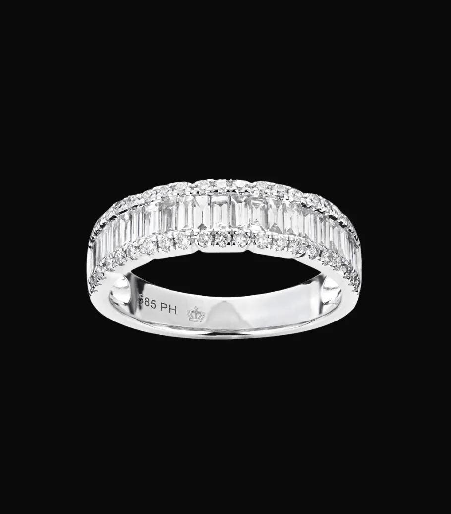 diamantring_med_baguettes_0.webp Diamantring med baguetteslebne diamanter*P. Hertz Sale