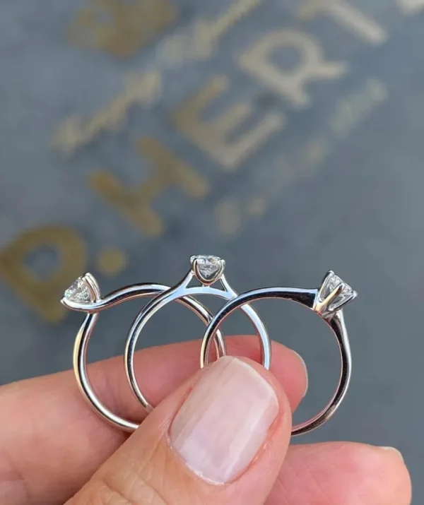 Solitaire ring*P. Hertz New