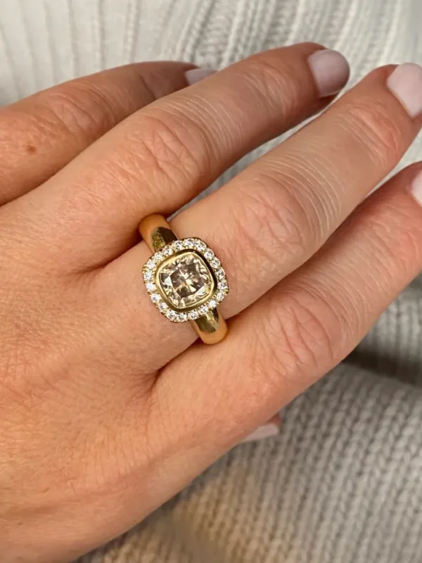 Victoria ring*P. Hertz Discount